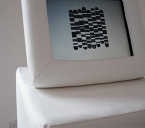 Grundlegendes auf weißem Kunstleder
